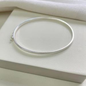 Bracelete Liso Fio Quadrado em Prata